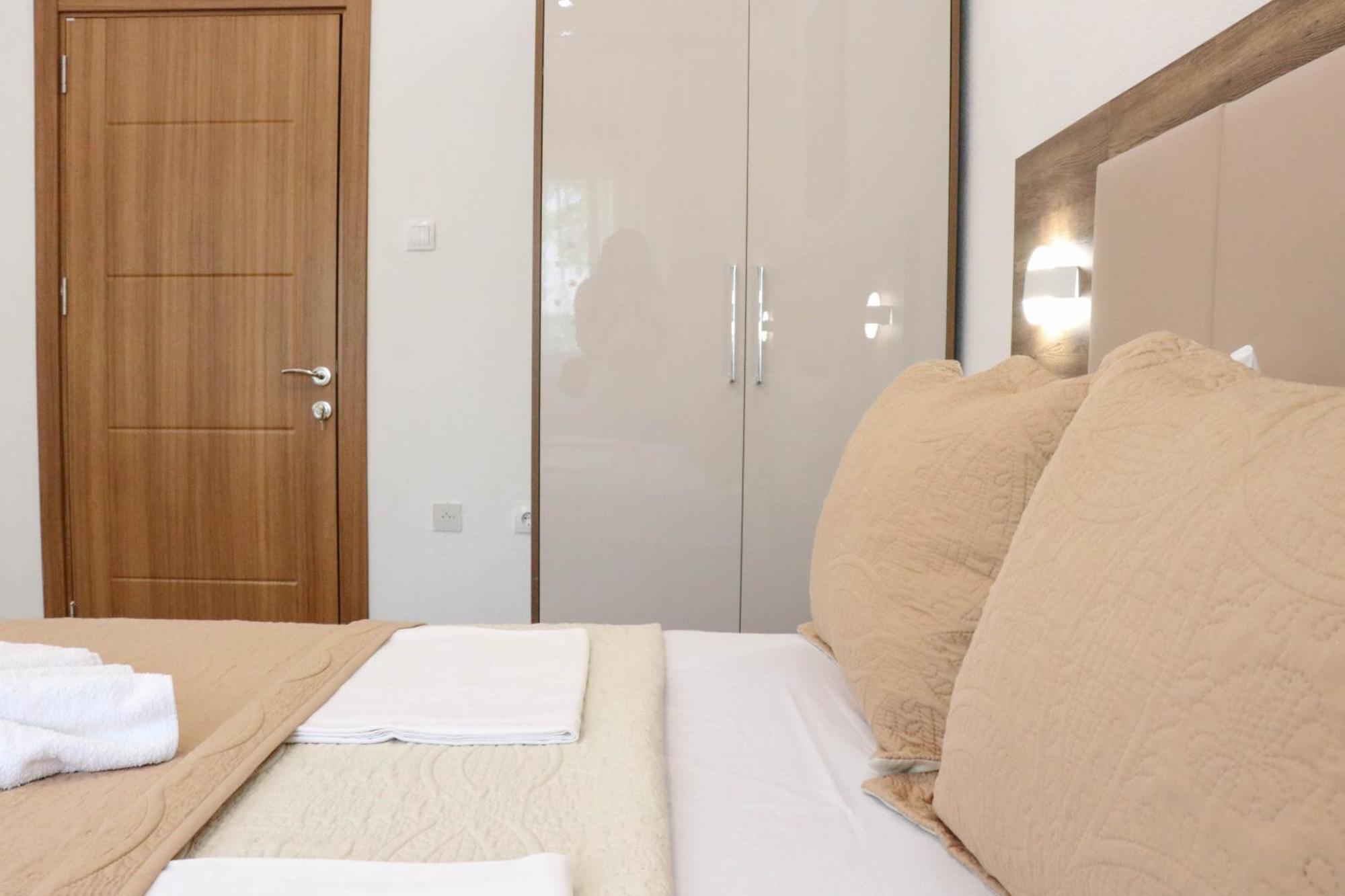 B&B Lovac Hasa 2 울친 객실 사진